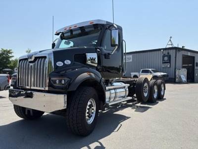 Western Star 47X Tri Axle Cab & Chassis Truck - Detroit, 525HP, 6 Speed Allison Rds Automatic