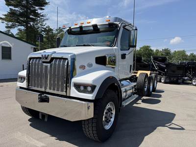 Western Star 47X Tri Axle Cab & Chassis Truck - Detroit, 525HP, 6 Speed Allison Rds Automatic