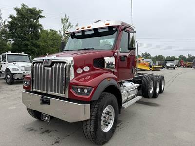Western Star 47X Tri Axle Cab & Chassis Truck - Detroit, 525HP, 6 Speed Allison Rds Automatic