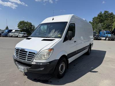 Freightliner Sprinter 2500 Cargo Van - 154HP, 5 Speed Automatic
