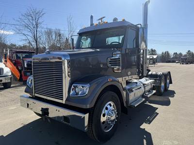 Freightliner Coronado 122 SD Day Cab Truck - Detroit