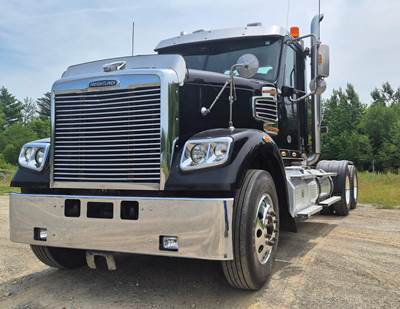 Freightliner Coronado 122 SD Day Cab Truck - Detroit 600HP, 18 Speed Manual