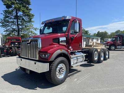 Western Star 47X Tri Axle Day Cab Truck - Detroit 525HP, Automatic