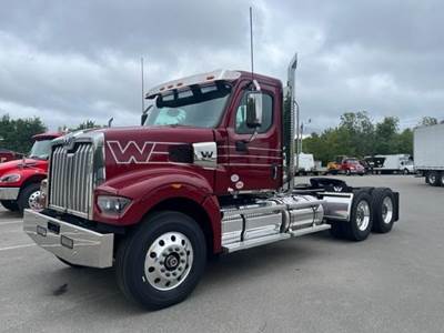 Western Star 49X Day Cab Truck - Detroit 600HP, 18 Speed Manual