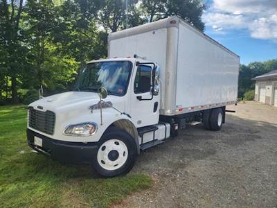 Freightliner M2 106 Box Truck - Automatic