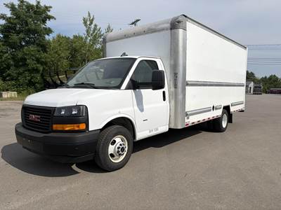 GMC G33903 Box Truck