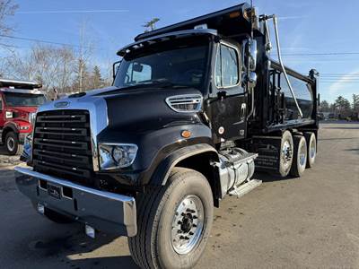 Freightliner 114SD Tri Axle Dump Truck - Detroit 525HP, 6 Speed Allison Rds Automatic