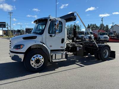 Freightliner M2 106 Hooklift Truck - Cummins, 325HP, Automatic
