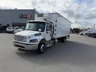 Freightliner M2 106 22 ft Refrigerated Truck - 250HP, Automatic