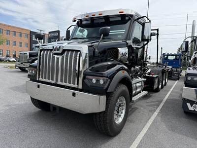 Western Star 47X Roll Off Truck - Detroit, 505HP, Automatic