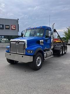 Western Star 49X Tri Axle Roll Off Truck - Detroit, 525HP, Automatic