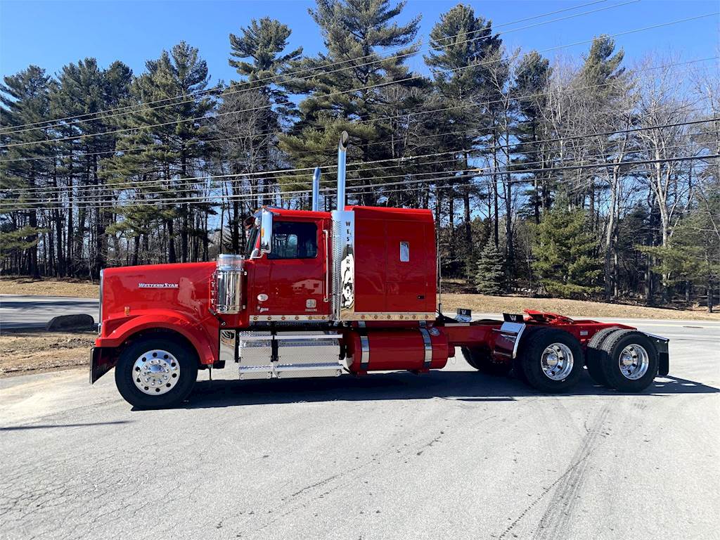 2021 Western Star 4900EX Sleeper Semi Truck 68" Mid Roof Sleeper