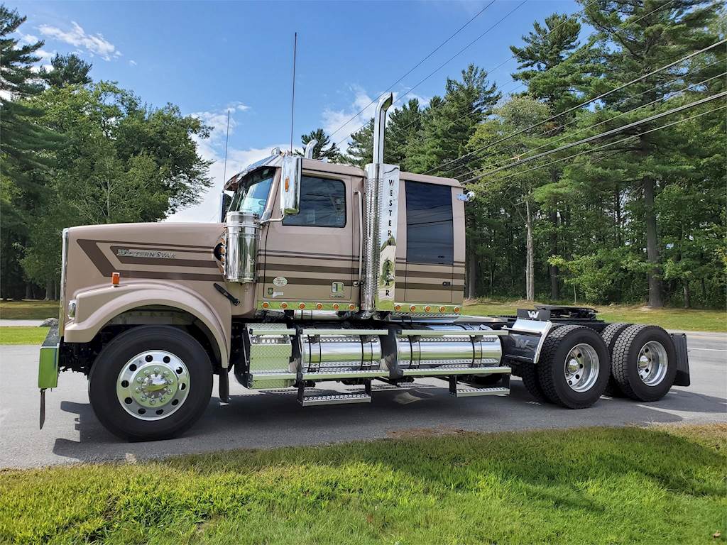 2020 Western Star 4900FA Sleeper Semi Truck 54" Flat Top Sleeper