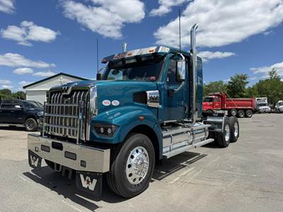 Western Star 49X Sleeper Semi Truck - Flat Top Sleeper, Detroit 600HP, 18 Speed Manual