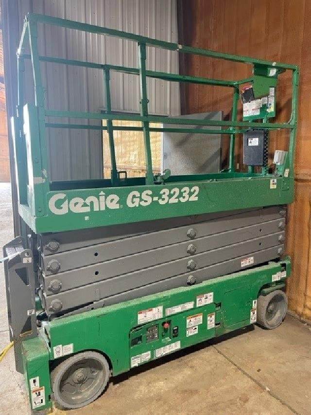 2013 Genie GS3232 Scissor Lift For Sale, 292 Hours Milwaukee, WI 11765344