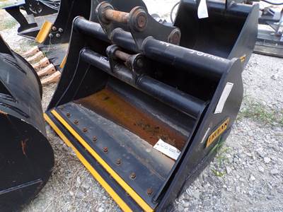 48" TROJAN Cleanout Bucket