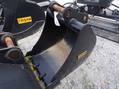 24" TROJAN 40mm pins Excavator Bucket