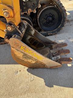 Caterpillar 300.9 9" Excavator Tooth Bucket