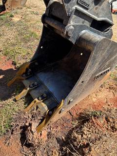 Harford Kato 50V5 24" Excavator Tooth Bucket