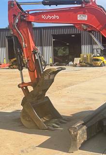 36" Tooth Bucket for Kubota U48 Excavator