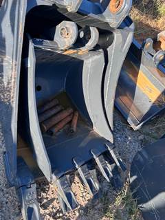 Sunward 35 Excavator - Bucket 21"