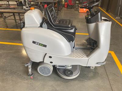 Onyx 34" Ride-On Floor Scrubber