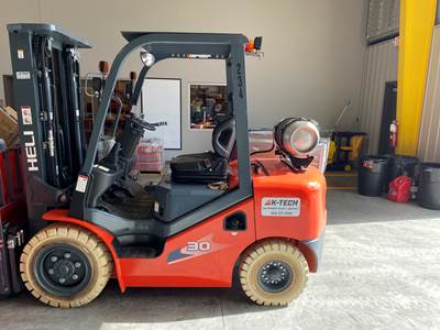 2023 HELI CPQYD30 Pneumatic Tire Forklift