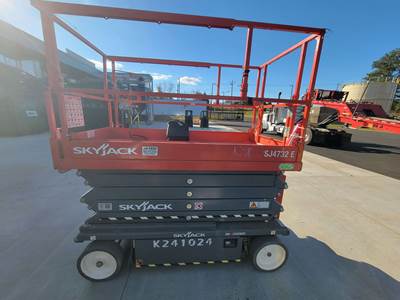 Skyjack SJ4732 Scissor Lift Electric
