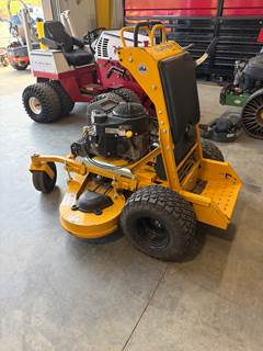 Hustler Surfer Pro 48 Mower