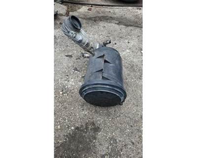International 4900 Air Cleaner / Air Filter Housing