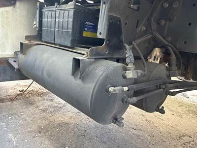 Hino 268 Air Tank