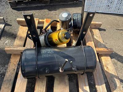 Peterbilt 386 Air Tank