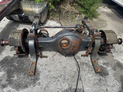 Rockwell 379 Rear Axle Assembly for a Peterbilt 379