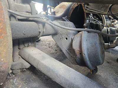 Spicer 3.70 Front Axle Housing for a Freightliner CST120