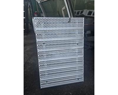 Used 2012 Peterbilt 386 Catwalk Deckplates 36" Width