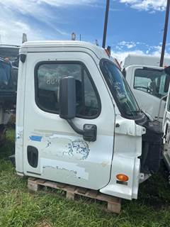 Freightliner Cascadia 113 Cab Assembly for a Freightliner Cascadia