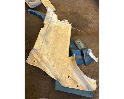 Cowl for a Freightliner COLUMBIA