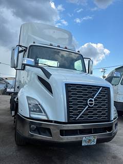 2020 Volvo VNL Day Cab Truck