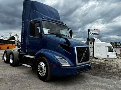 2021 Volvo VNR Day Cab Truck