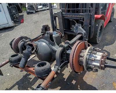Meritor 2.47 Front, Rear Differential Assembly for a Volvo VNL