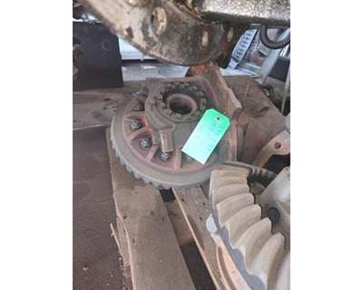 Meritor 3.58 Front Differential for a Peterbilt 379