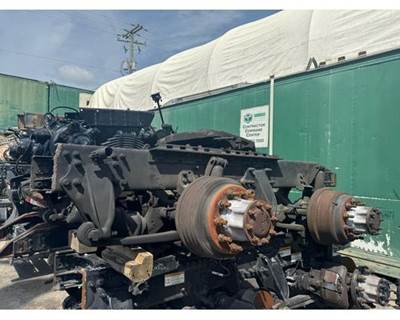 Spicer 3.70 Front Differential for a Freightliner CST120