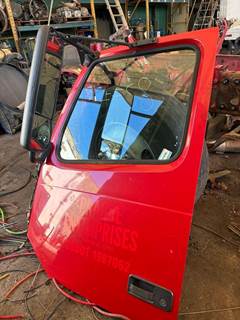 Volvo VNL Front Door Assembly for a Volvo Truck VNL