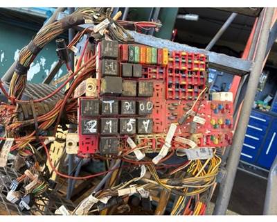electrical fuse box 