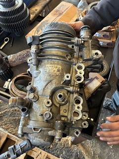 Detroit DD15 Engine Part for a Freightliner Cascadia