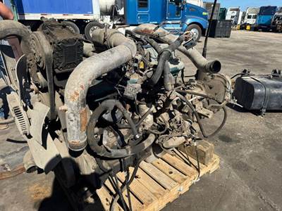 International 4700 Engine