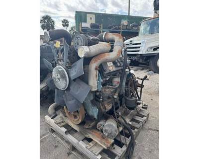 International DT466E Engine