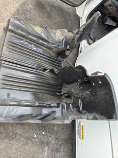 Freightliner Cascadia Fender