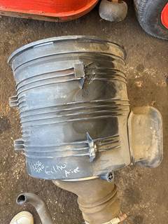 International LF687 Fuel / Water Separator