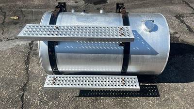 International LF687 Fuel Tank